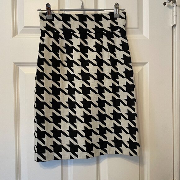 Antonio Melani Black and White Houndstooth Pencil Skirt - Picture 1 of 3